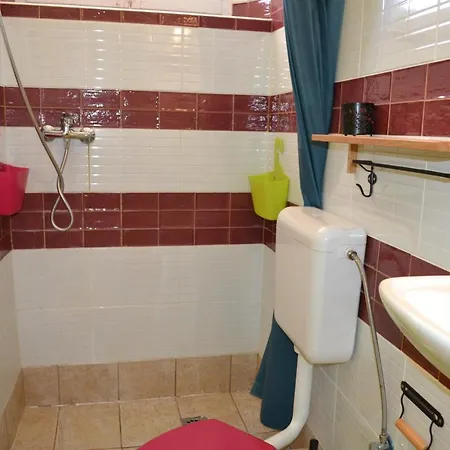 Vila 5 *
